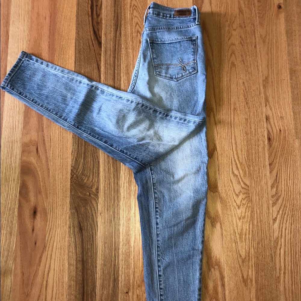 Denizen Levi’s Cropped Mom Jeans